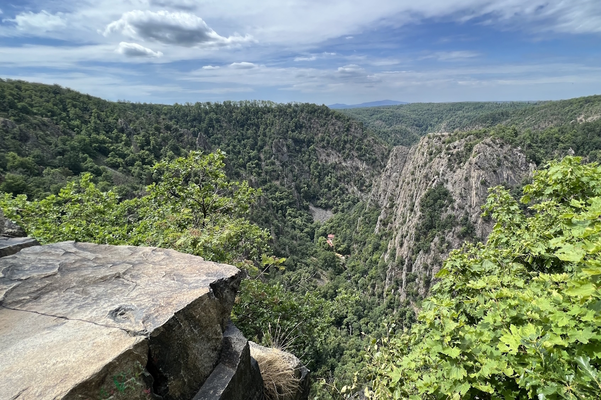 Hexentanzplatz, Blick auf die Rosstrappe